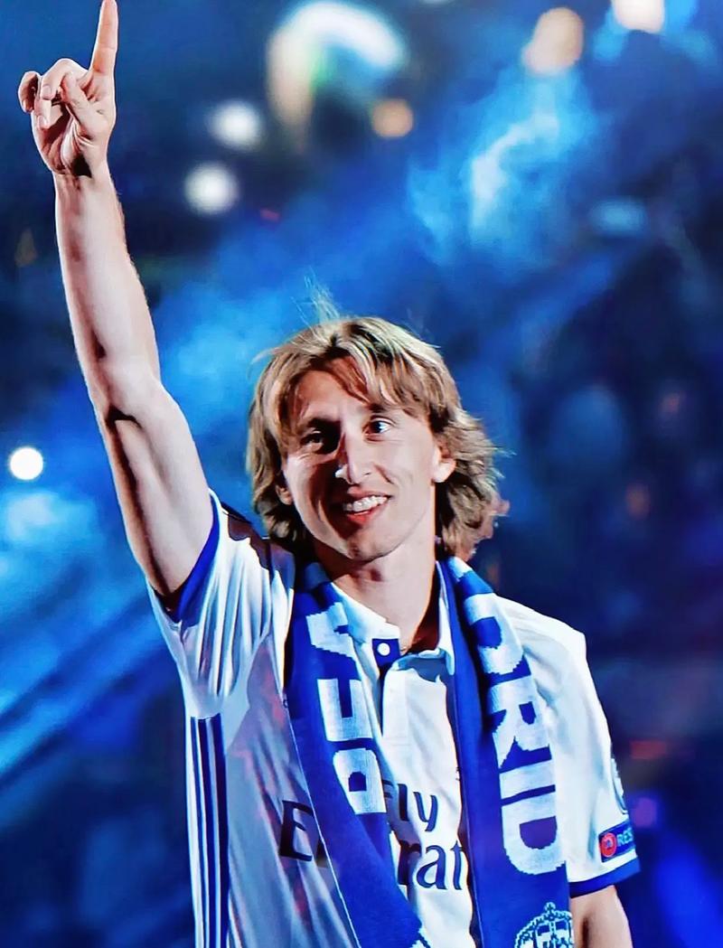 独行侠7人得分上双，浓眉17+17两双，独行侠收获三连胜